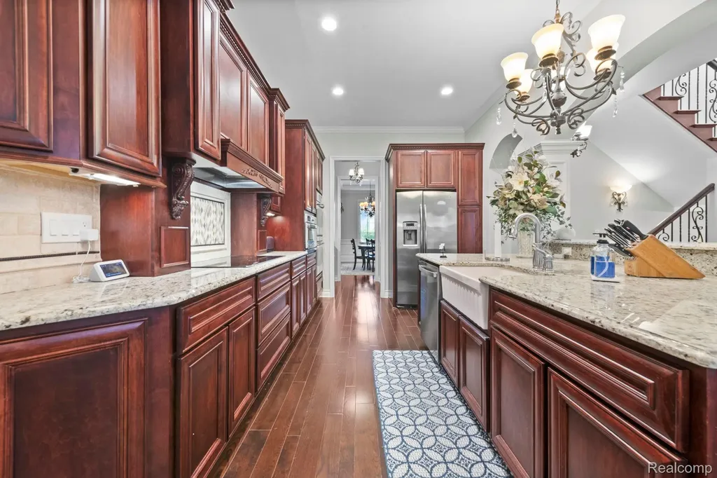 56555 Hartley Drive W Shelby Charter Township MI 48316