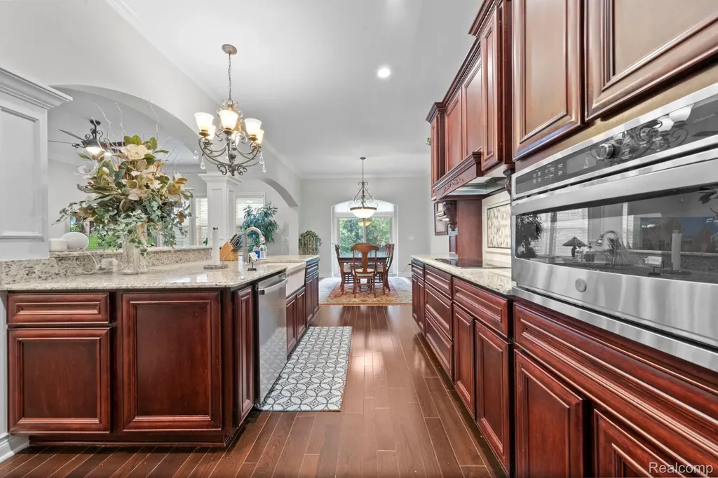 56555 Hartley Drive W Shelby Charter Township MI 48316