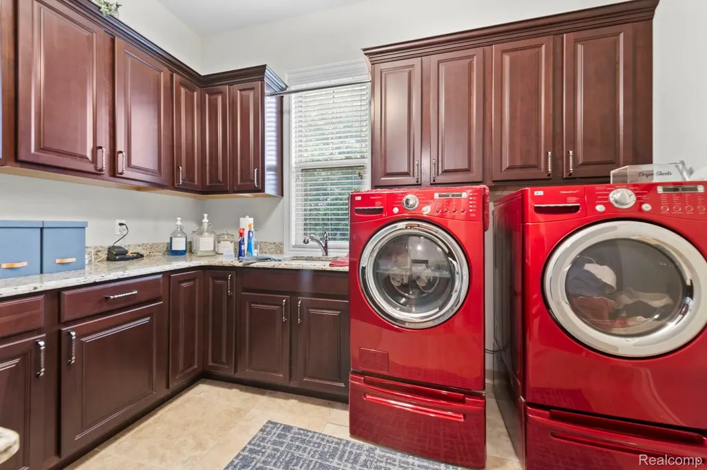 56555 Hartley Drive W Shelby Charter Township MI 48316