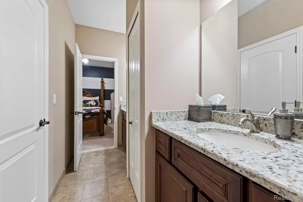 56555 Hartley Drive W Shelby Charter Township MI 48316