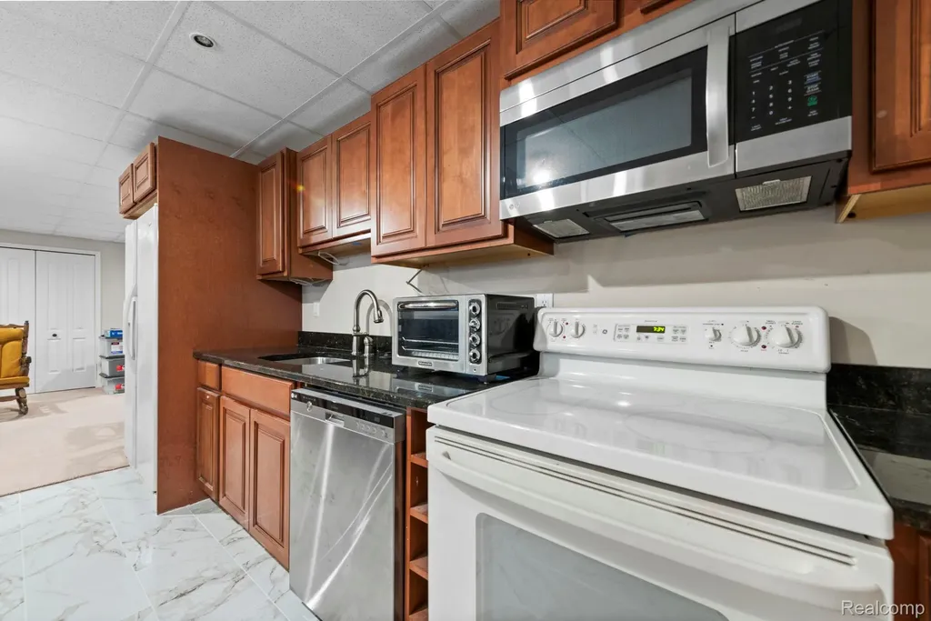 56555 Hartley Drive W Shelby Charter Township MI 48316