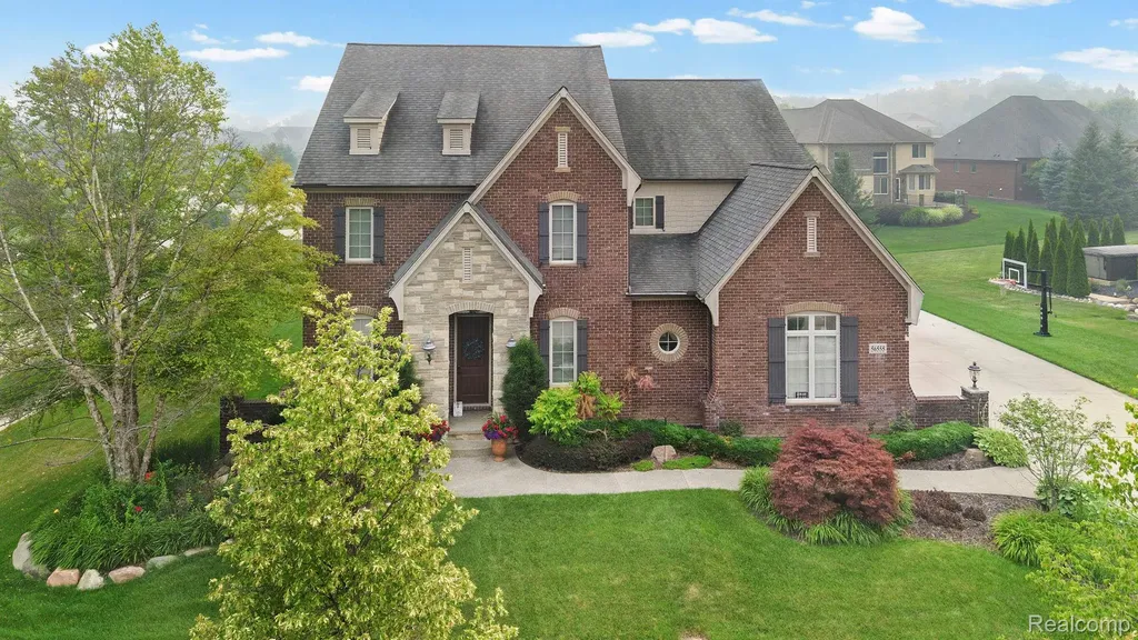 56555 Hartley Drive W Shelby Charter Township MI 48316
