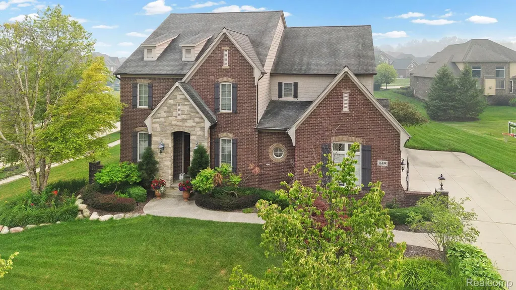 56555 Hartley Drive W Shelby Charter Township MI 48316