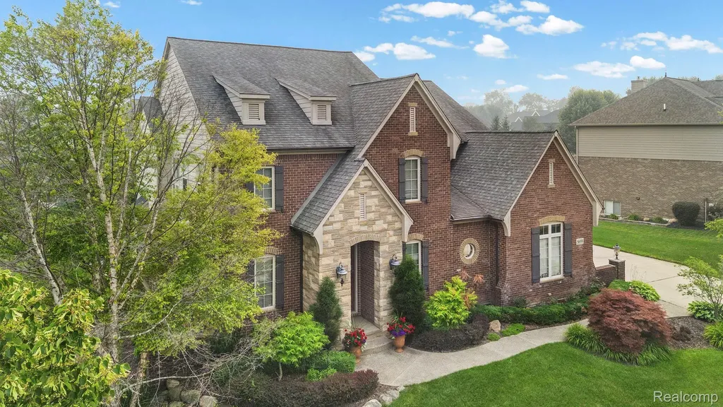 56555 Hartley Drive W Shelby Charter Township MI 48316