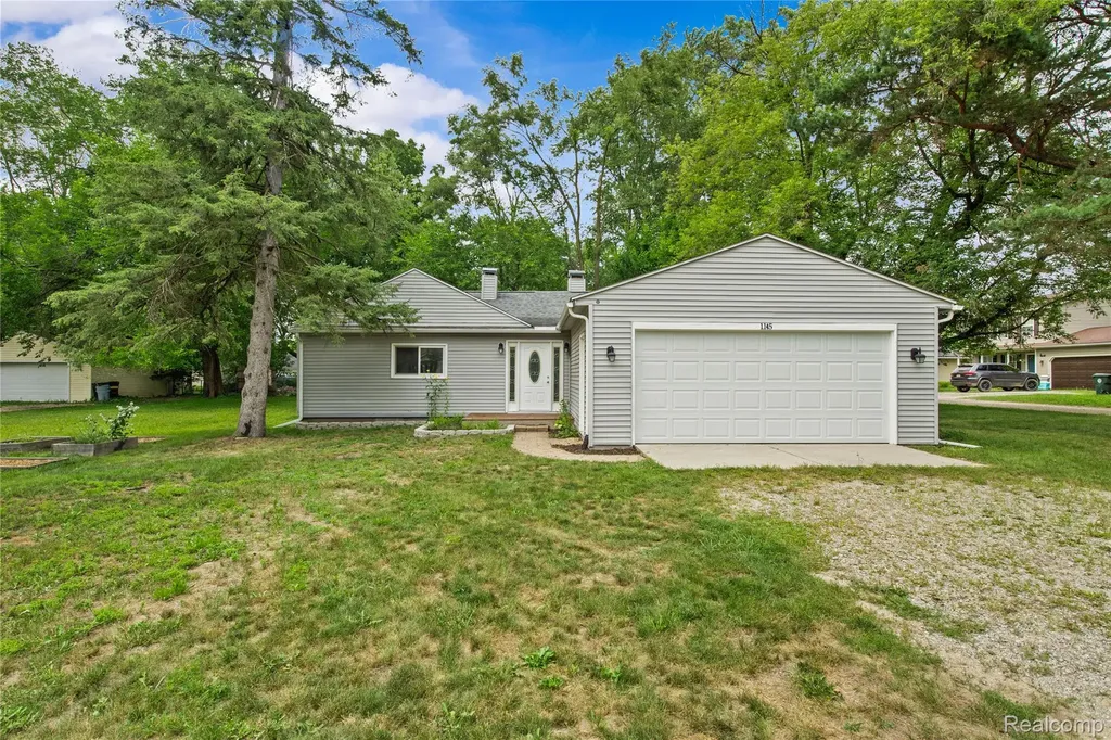 1145 Bayfield Street Orion Charter Township MI 48362