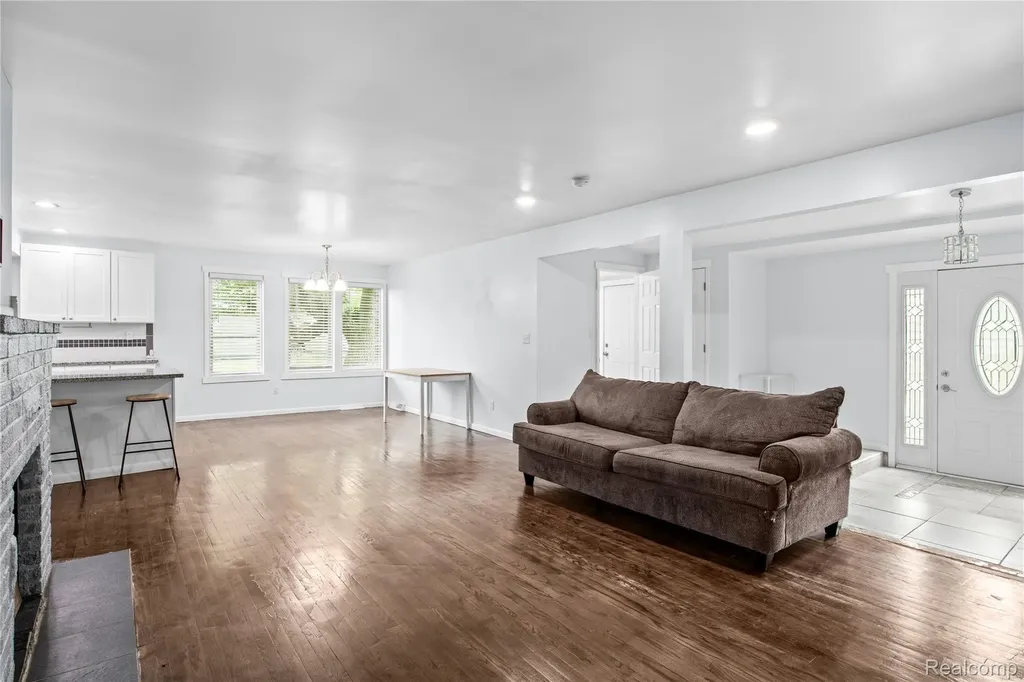 1145 Bayfield Street Orion Charter Township MI 48362