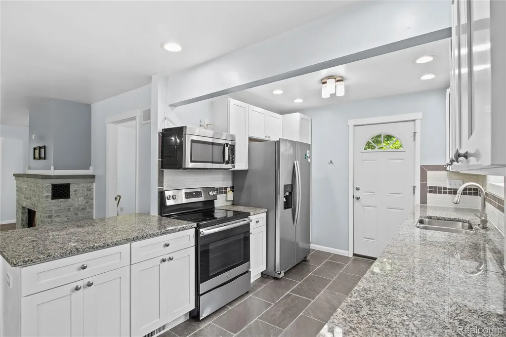1145 Bayfield Street Orion Charter Township MI 48362