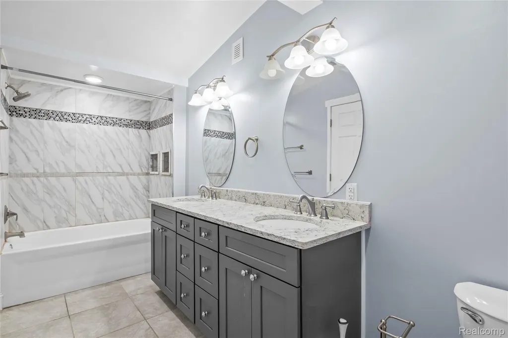 1145 Bayfield Street Orion Charter Township MI 48362