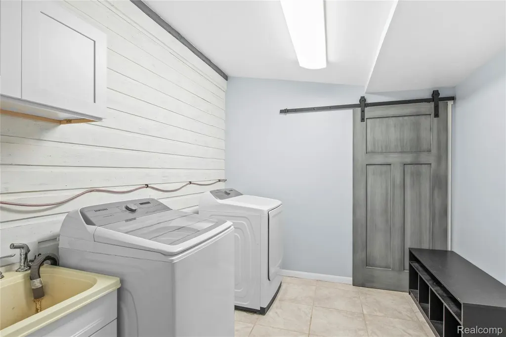 1145 Bayfield Street Orion Charter Township MI 48362