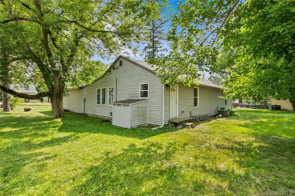 1145 Bayfield Street Orion Charter Township MI 48362