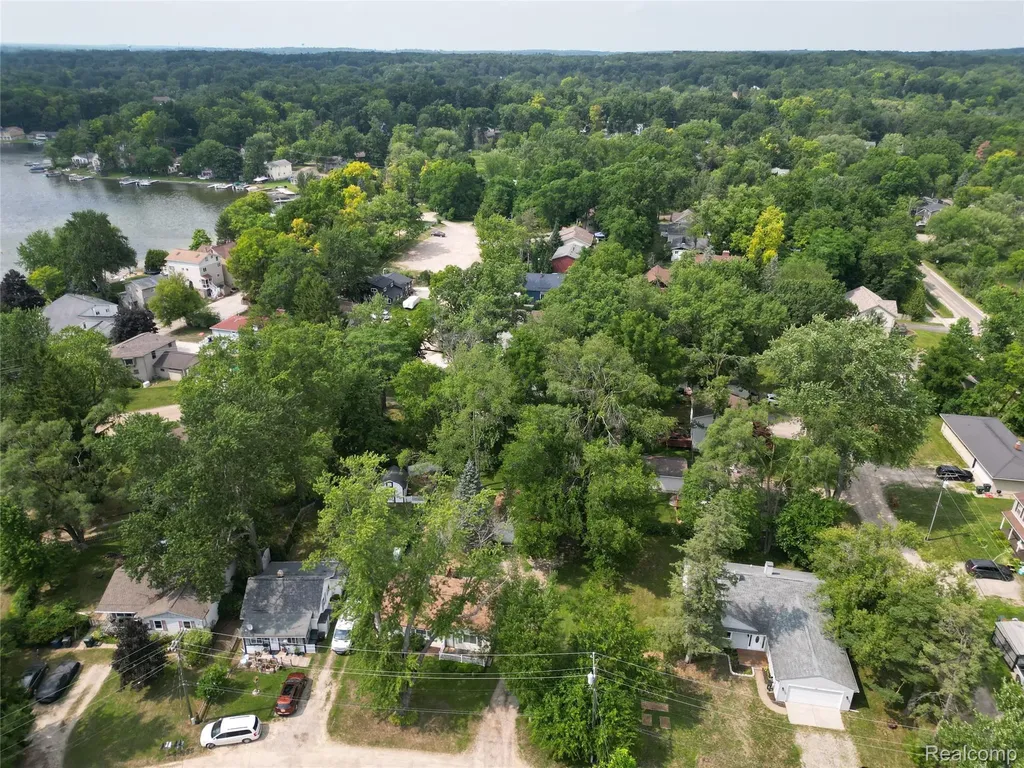 1145 Bayfield Street Orion Charter Township MI 48362