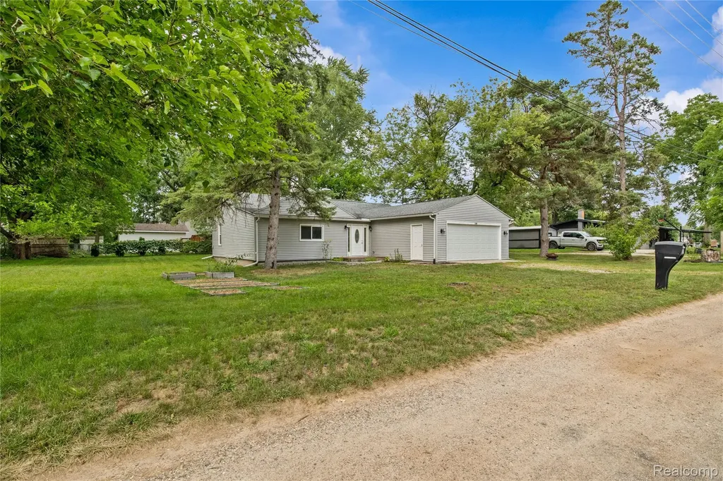 1145 Bayfield Street Orion Charter Township MI 48362