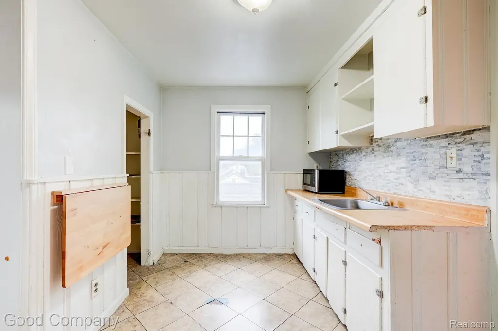 1936 Farrow Street Ferndale City MI 48220