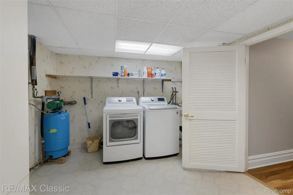 804 Bonita Drive White Lake Charter Township MI 48383