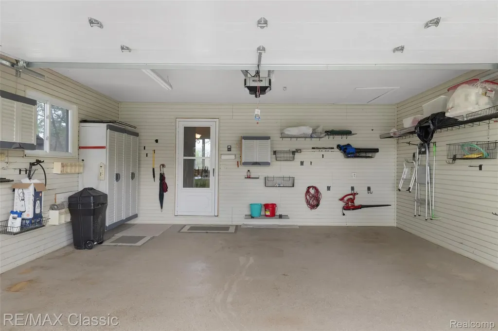 804 Bonita Drive White Lake Charter Township MI 48383