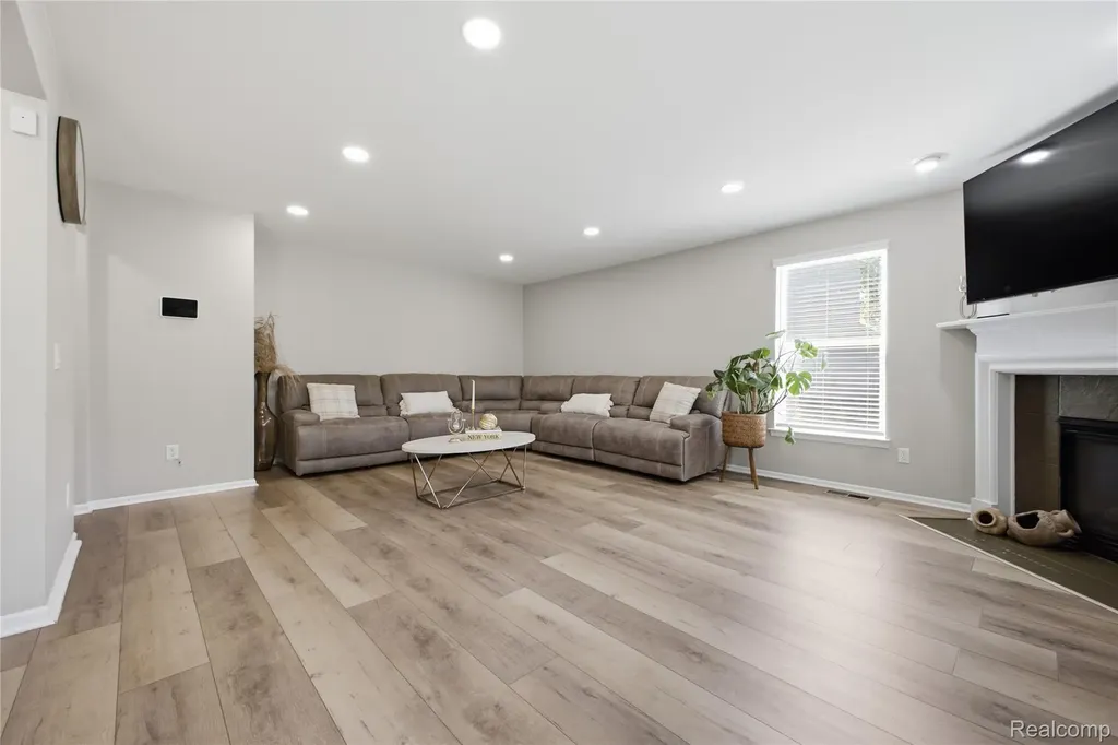 56291 Hastings Drive Macomb Township MI 48042
