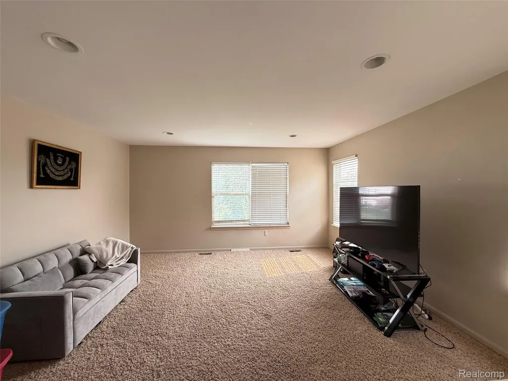 15584 Timbers Edge Drive Clinton Charter Township MI 48035
