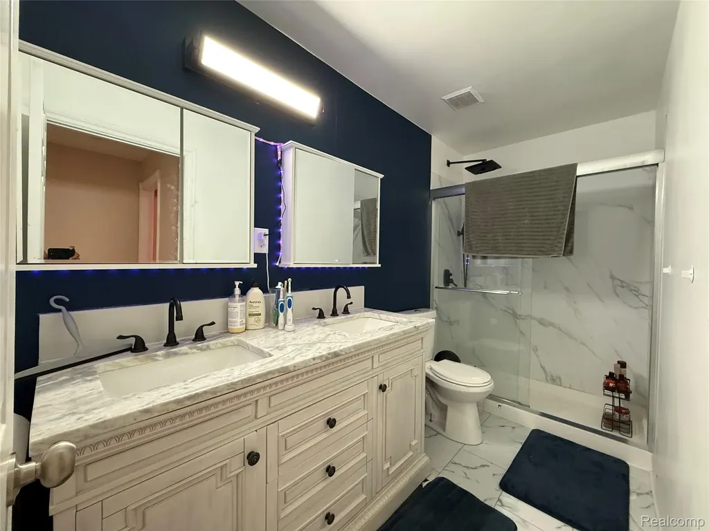 15584 Timbers Edge Drive Clinton Charter Township MI 48035