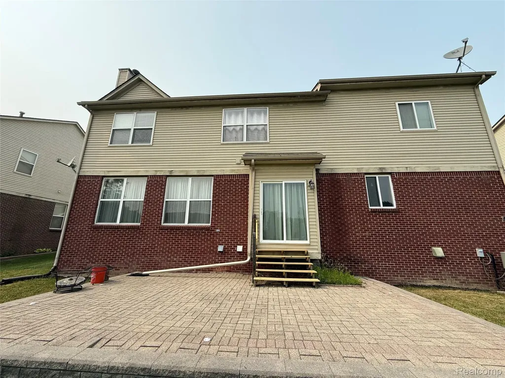 15584 Timbers Edge Drive Clinton Charter Township MI 48035