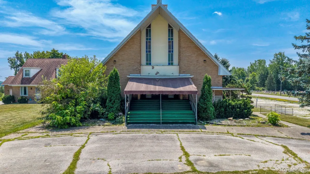 9735 Dolan Road Columbus Township MI 48063