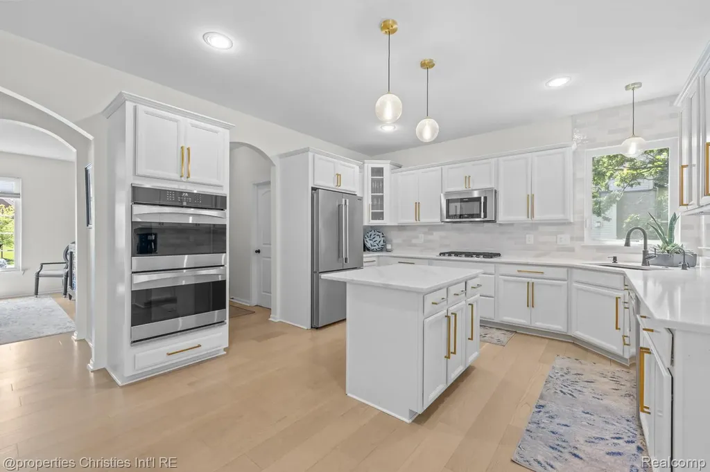 578 Red Bank Drive White Lake Charter Township MI 48386