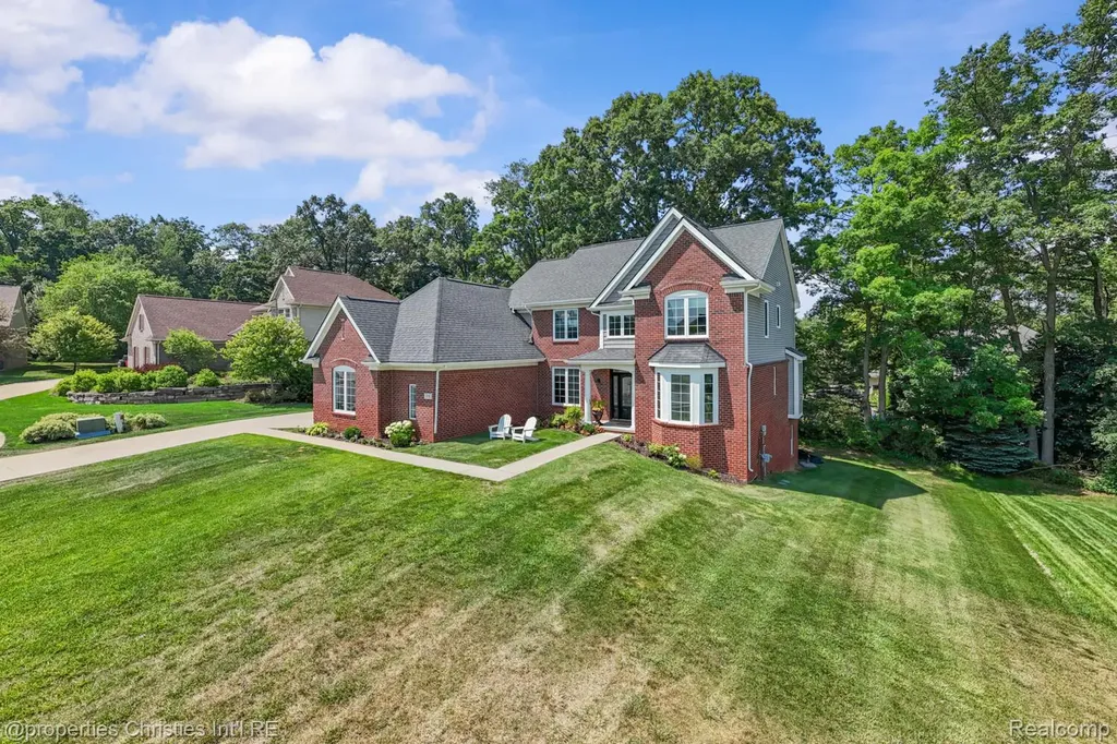 578 Red Bank Drive White Lake Charter Township MI 48386