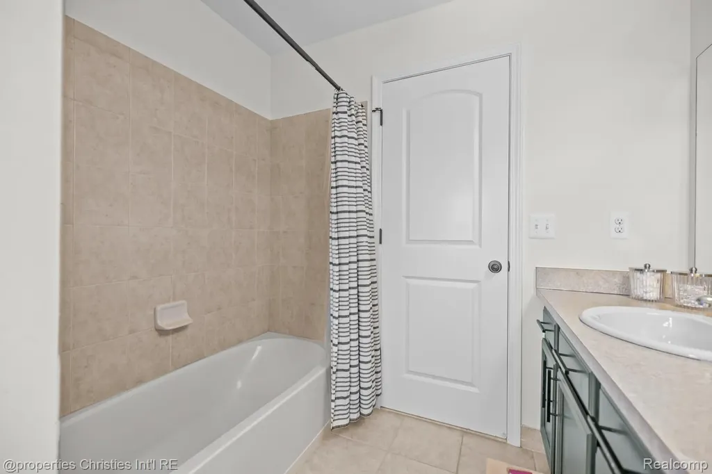 578 Red Bank Drive White Lake Charter Township MI 48386