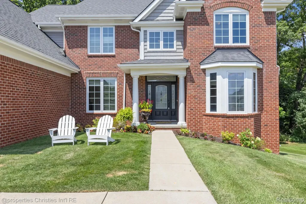 578 Red Bank Drive White Lake Charter Township MI 48386