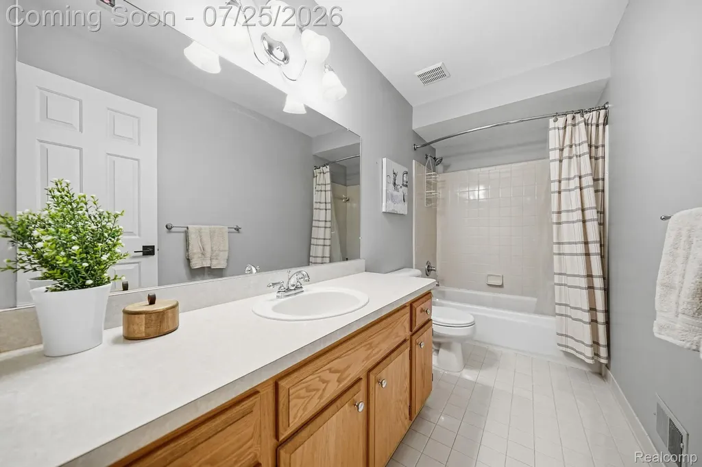 54049 Carnation Drive Macomb Township MI 48042