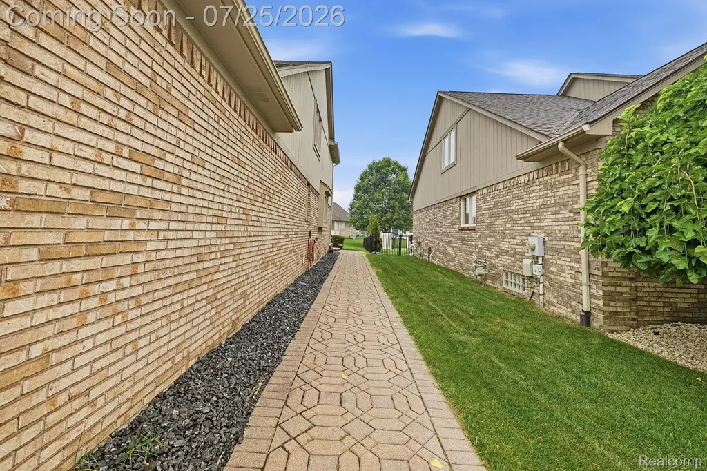 54049 Carnation Drive Macomb Township MI 48042