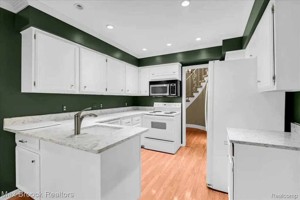 1180 Glenpointe Court Bloomfield Hills City MI 48304