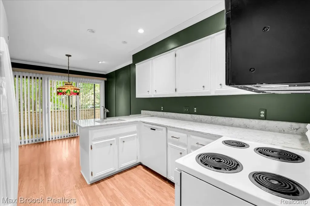 1180 Glenpointe Court Bloomfield Hills City MI 48304