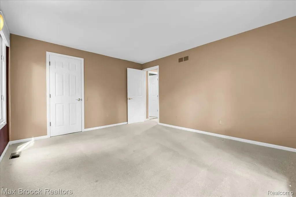 1180 Glenpointe Court Bloomfield Hills City MI 48304