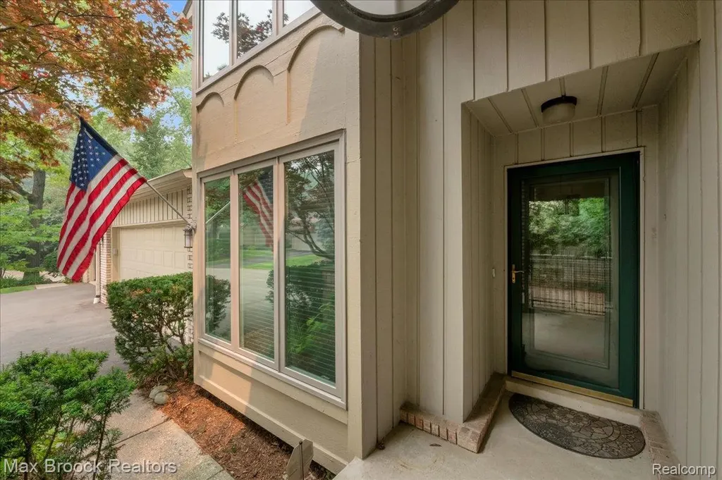 1180 Glenpointe Court Bloomfield Hills City MI 48304