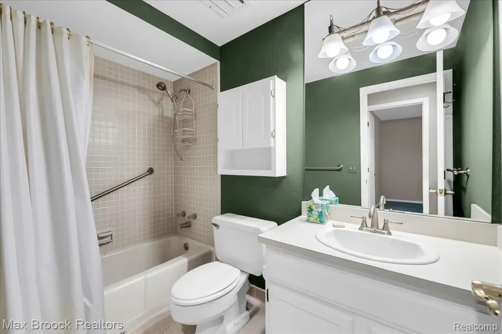 1180 Glenpointe Court Bloomfield Hills City MI 48304