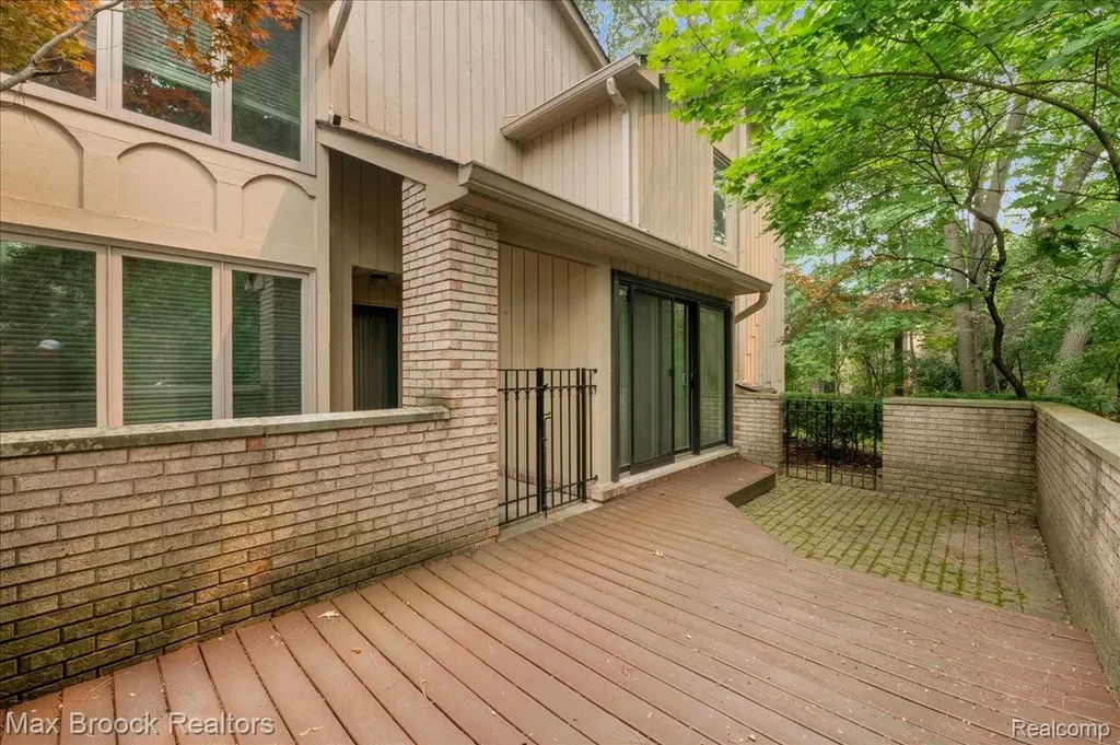 1180 Glenpointe Court Bloomfield Hills City MI 48304