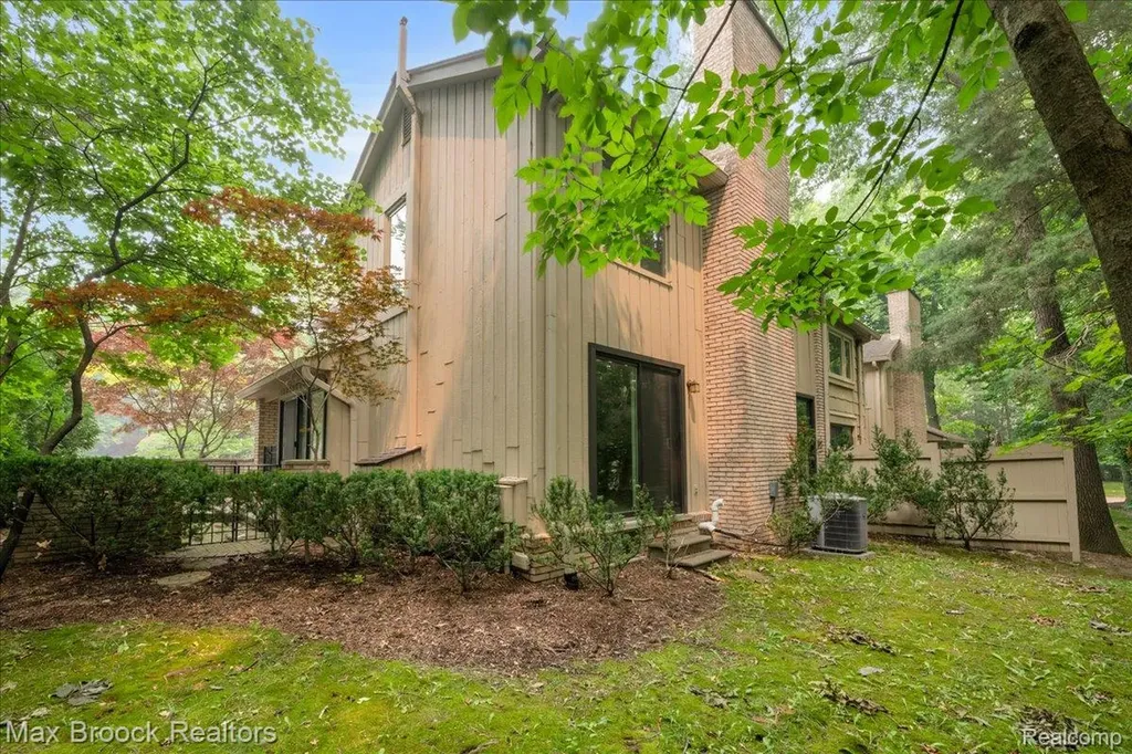 1180 Glenpointe Court Bloomfield Hills City MI 48304