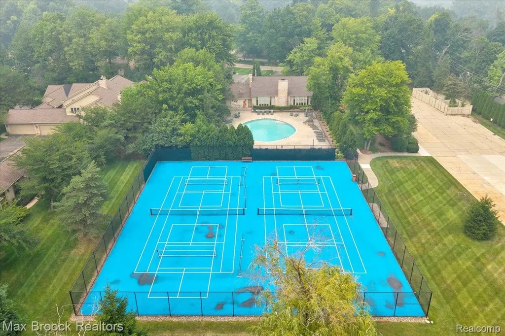 1180 Glenpointe Court Bloomfield Hills City MI 48304