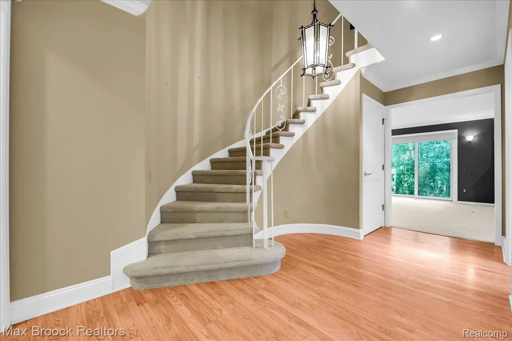 1180 Glenpointe Court Bloomfield Hills City MI 48304