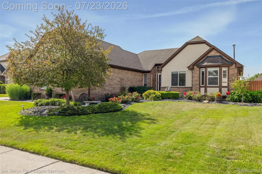 18500 Autumnwood Drive Clinton Charter Township MI 48035