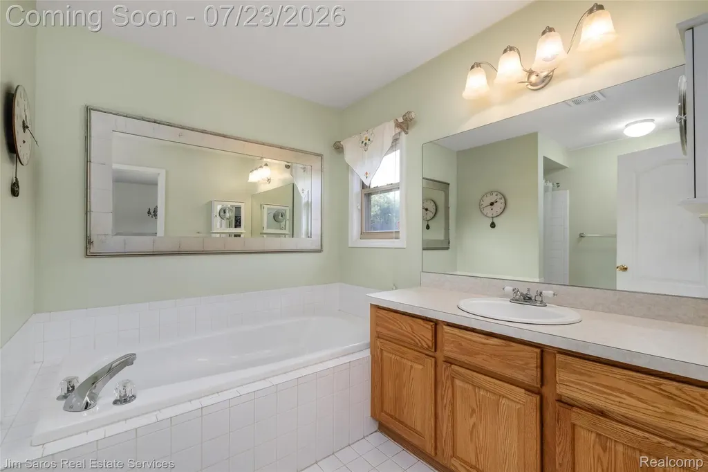 18500 Autumnwood Drive Clinton Charter Township MI 48035