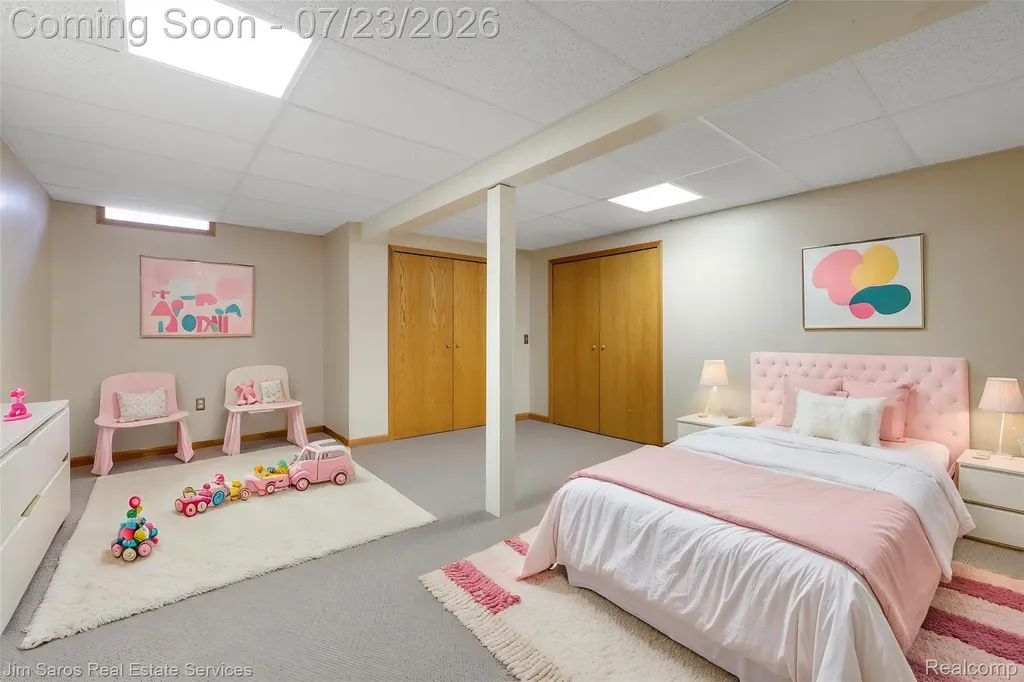 18500 Autumnwood Drive Clinton Charter Township MI 48035