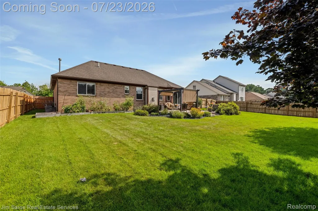 18500 Autumnwood Drive Clinton Charter Township MI 48035