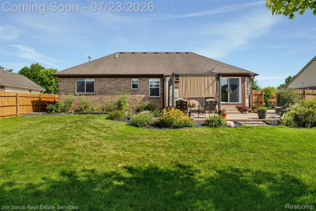 18500 Autumnwood Drive Clinton Charter Township MI 48035