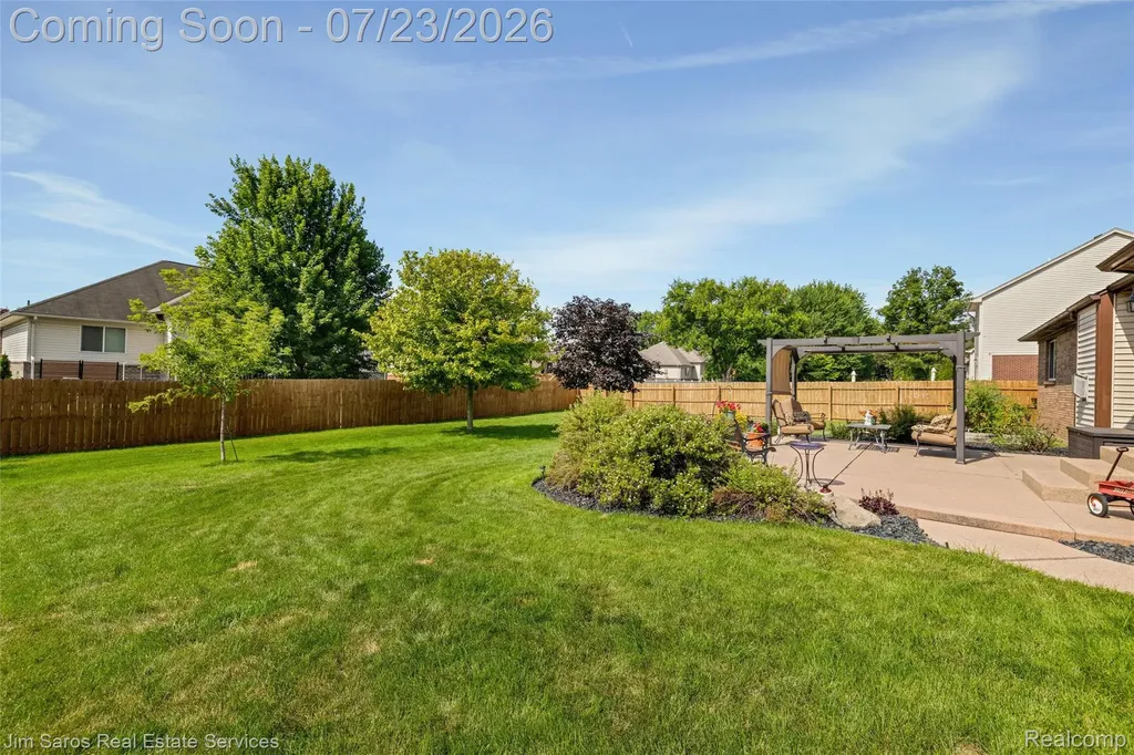 18500 Autumnwood Drive Clinton Charter Township MI 48035