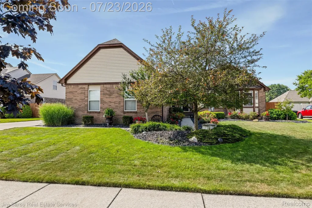 18500 Autumnwood Drive Clinton Charter Township MI 48035