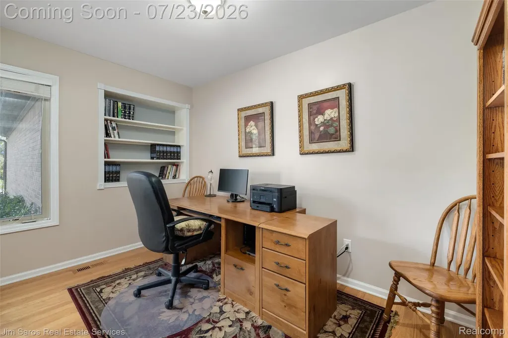 18500 Autumnwood Drive Clinton Charter Township MI 48035