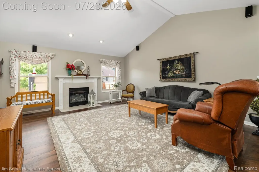 18500 Autumnwood Drive Clinton Charter Township MI 48035