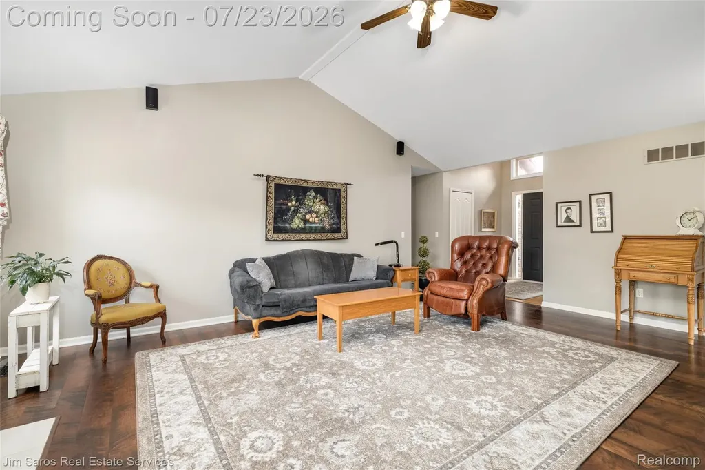 18500 Autumnwood Drive Clinton Charter Township MI 48035