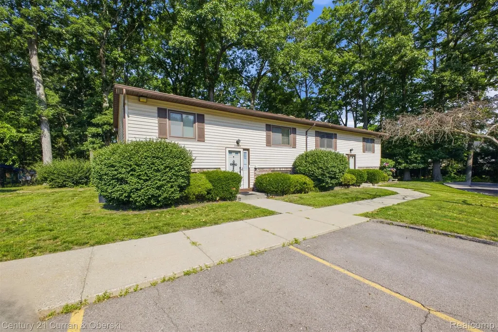 38098 Hixford Place Westland City MI 48185